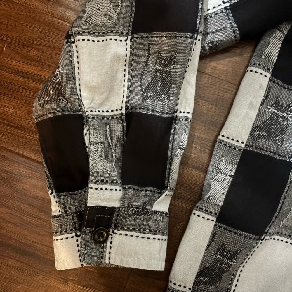 Blair vintage Black and White Cat Button Down Shirt - Picture 3 of 6